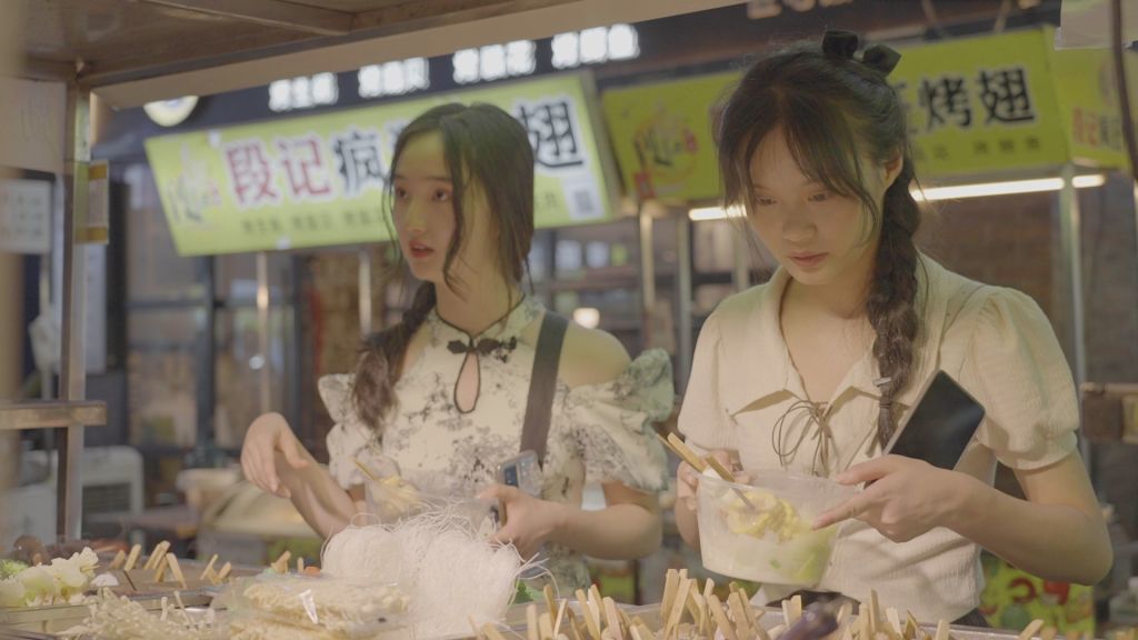 taptap点点体育侨青队队员介绍四川麻辣烫.png