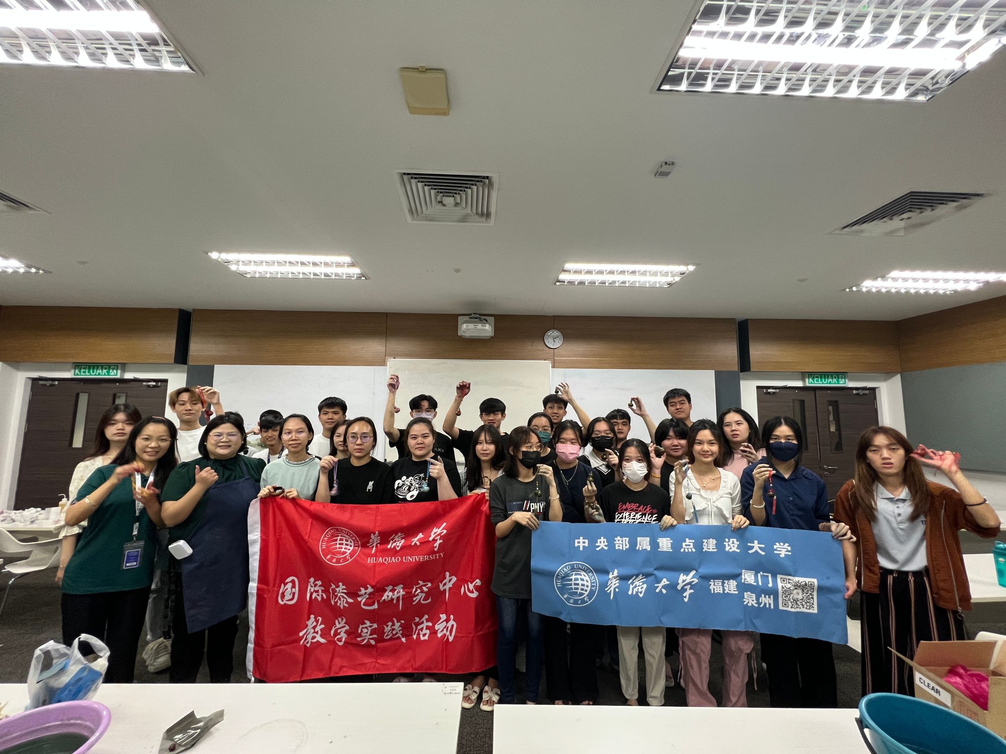 大漆文化体验班合影.jpg